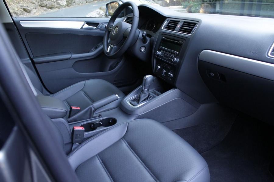  Volkswagen Jetta SE 2014 года  (фото 13 из 32)